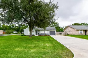 3116 12th St, Bay City, TX 77414 - Photo 1