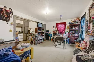 7401 Helmers St, Houston, TX 77022 - Photo 17