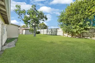 7401 Helmers St, Houston, TX 77022 - Photo 33