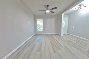 1618 Live Oak Hollow St, Pearland, TX 77581 - Photo 9