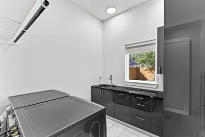 14002 Woodthorpe Lane, Houston, TX 77079 - Photo 21