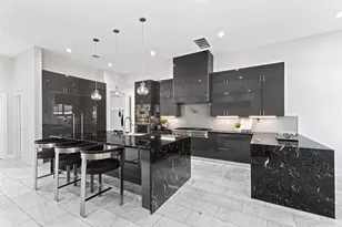 14002 Woodthorpe Ln, Houston, TX 77079 - Photo 7