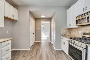 13611 Country Green Ct, Houston, TX 77059 - Photo 15