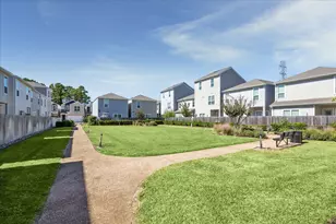 1502 Upland Glen Way, Houston, TX 77043 - Photo 21