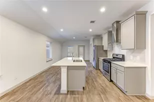 12735 Ermine St, Houston, TX 77047 - Photo 11