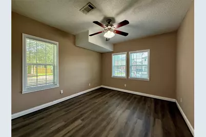 1105 Melbourne Street, Houston, TX 77022 - Photo 11