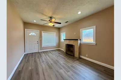 1105 Melbourne Street, Houston, TX 77022 - Photo 5