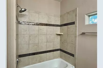 1105 Melbourne Street, Houston, TX 77022 - Photo 9