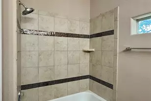 1105 Melbourne St, Houston, TX 77022 - Photo 9