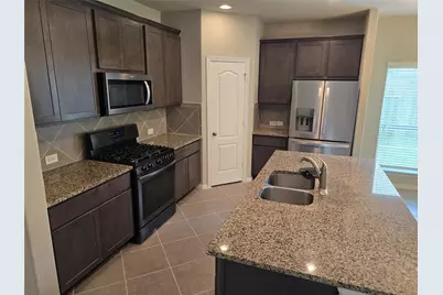 2027 Brookmont Drive, Conroe, TX 77301 - Photo 3