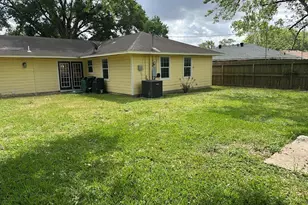 10101 Rebel Rd, Houston, TX 77016 - Photo 3