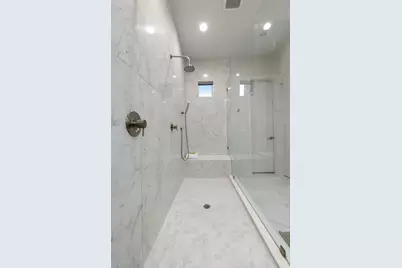 205 Portland Street, Houston, TX 77006 - Photo 23