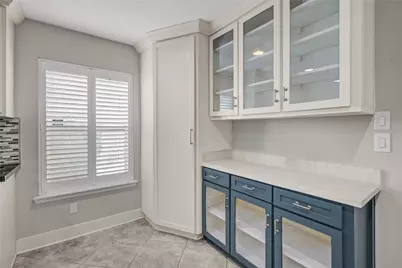 10303 Greenwillow Drive, Houston, TX 77035 - Photo 11