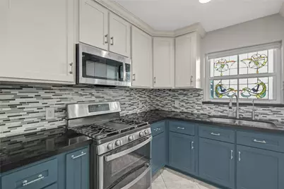 10303 Greenwillow Drive, Houston, TX 77035 - Photo 7