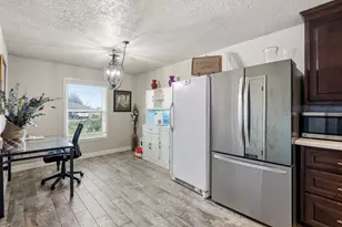1539 Sterling Dr, Baytown, TX 77523 - Photo 13