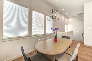 730 Carriage Knls Dr, Houston, TX 77008 - Photo 29
