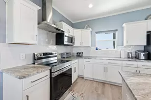 18307 Warrior Rd, Galveston, TX 77554 - Photo 5