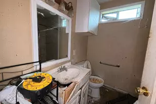 10246 Flaxman St, Houston, TX 77029 - Photo 7