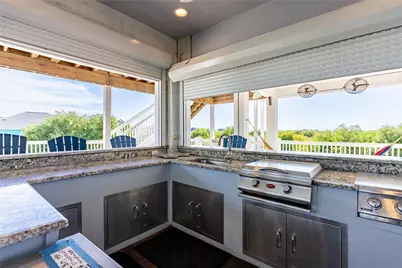 909 Helen Blvd, Crystal Beach, TX 77650 - Photo 11