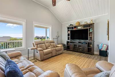 909 Helen Blvd, Crystal Beach, TX 77650 - Photo 25