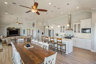 909 Helen Blvd, Crystal Beach, TX 77650 - Photo 21