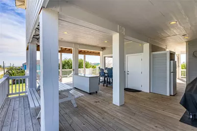 909 Helen Blvd, Crystal Beach, TX 77650 - Photo 15