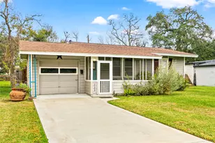 223 Jasmine St, Lake Jackson, TX 77566 - Photo 1
