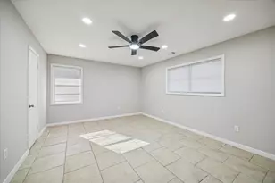 1703 Raintree St, Baytown, TX 77520 - Photo 9