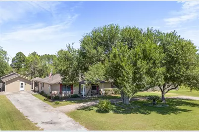 5521 Lanis Street, Dickinson, TX 77539 - Photo 1
