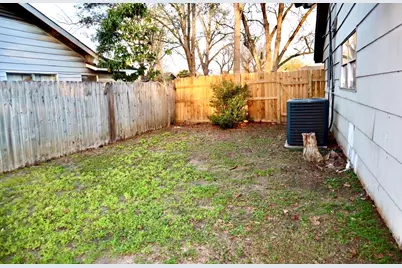 5715 Hirondel Street, Houston, TX 77033 - Photo 17