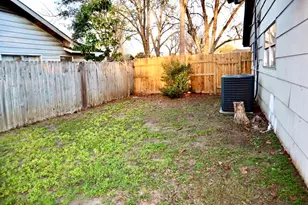 5715 Hirondel St, Houston, TX 77033 - Photo 17