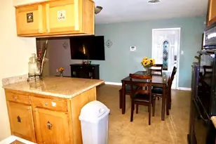 5715 Hirondel St, Houston, TX 77033 - Photo 9