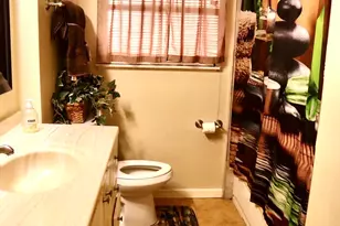 5715 Hirondel St, Houston, TX 77033 - Photo 13