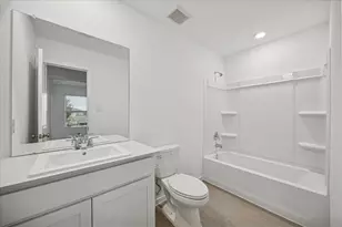 2312 Millard Creek Dr, League City, TX 77573 - Photo 17