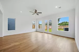 5527 Katy Freeway, Houston, TX 77007 - Photo 9