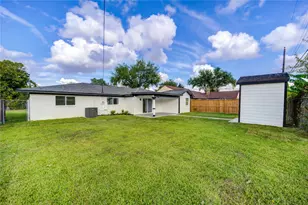 4830 Teton St, Houston, TX 77033 - Photo 41