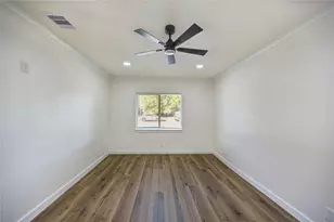 4830 Teton St, Houston, TX 77033 - Photo 15