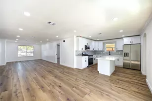 4830 Teton St, Houston, TX 77033 - Photo 13