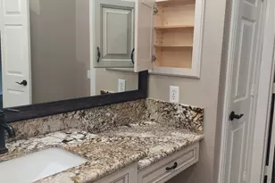 1601 N Lago Vista Ct, Pearland, TX 77581 - Photo 9