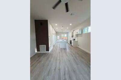 142B College Street, Fresno, TX 77545 - Photo 3