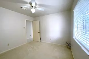 15514 Heritage Country Ct, Friendswood, TX 77546 - Photo 21