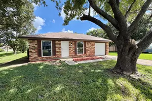 1412 N Avenue Q, Freeport, TX 77541 - Photo 1
