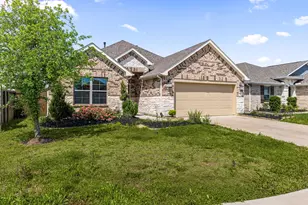 2303 Gentle Breeze Ln, Baytown, TX 77523 - Photo 5