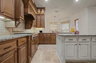 13926 Windwood Falls Ln, Humble, TX 77396 - Photo 11