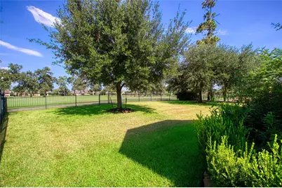 13926 Windwood Falls Lane, Humble, TX 77396 - Photo 33