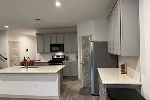 1011 Emerald Castle Dr, Rosharon, TX 77583 - Photo 5