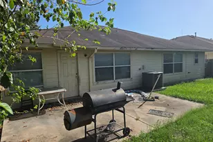 7826 Longshire Ln, Houston, TX 77040 - Photo 13