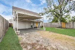 109 Amundsen St, Houston, TX 77009 - Photo 31