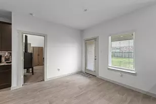 826 Green Clover Ln, Rosharon, TX 77583 - Photo 9