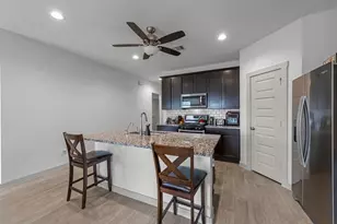 826 Green Clover Ln, Rosharon, TX 77583 - Photo 11